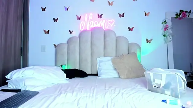 NaomiAsha online show from 10/23/25, 10:19