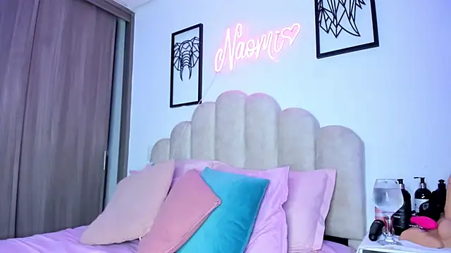 NaomiAsha online show from 05/26/26, 12:23