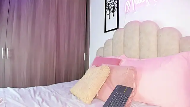 NaomiAsha online show from 07/28/26, 11:17