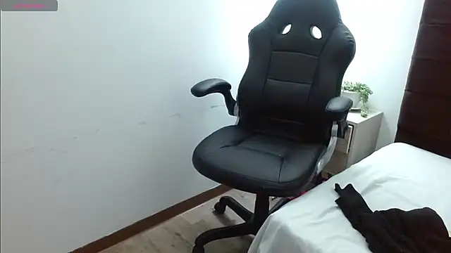 AlexandraJones  online show from 09/13/25, 10:31