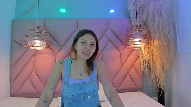 AngelaaCute  online show from 12/08/24, 12:41