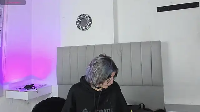 SukiFuyu  online show from 02/24/25, 12:59