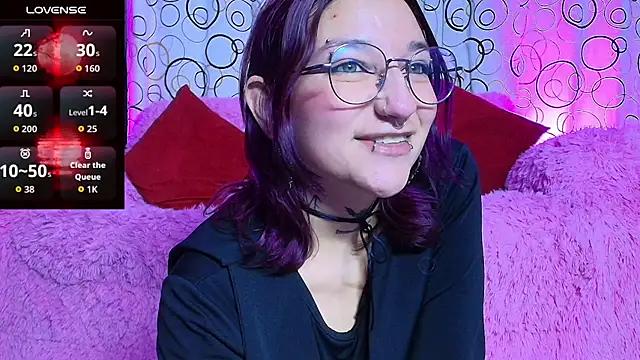 Snapshot of SukiFuyu_ chatting on 11/25/25, 12:21 SukiFuyu online show from 11/25/25, 12:21