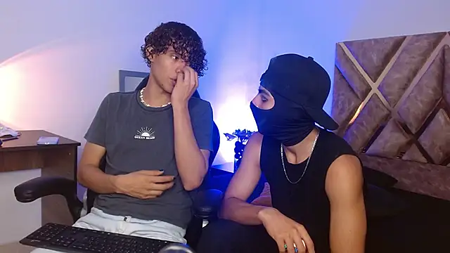 Snapshot of nickolas_moon chatting on 02/23/25, 01:53 nickolas moon online show from 02/23/25, 01:53