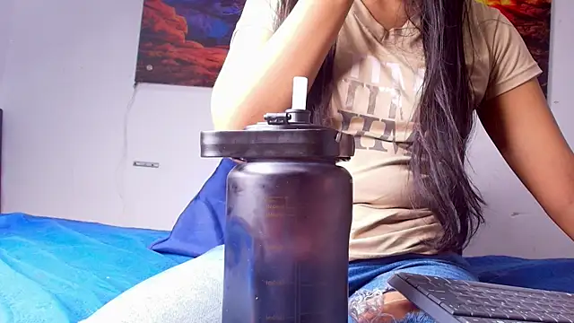 anisha x online show from 10/28/25, 07:16