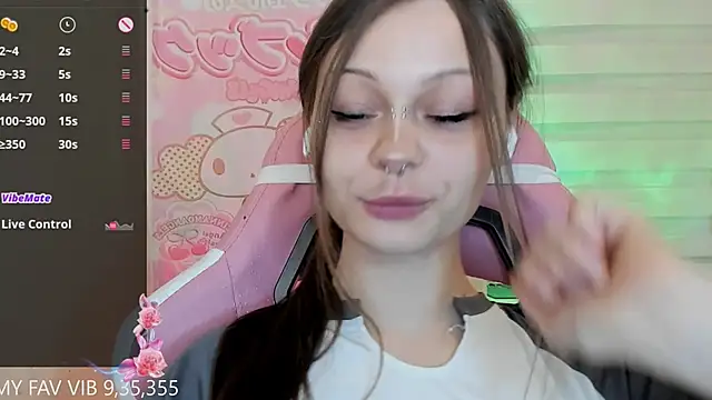 Snapshot of shy_melony chatting on 02/22/26, 01:42 shy melony online show from 02/22/26, 01:42
