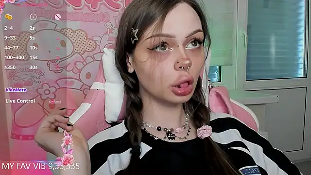 Snapshot of shy_melony chatting on 03/26/26, 12:55 shy melony online show from 03/26/26, 12:55