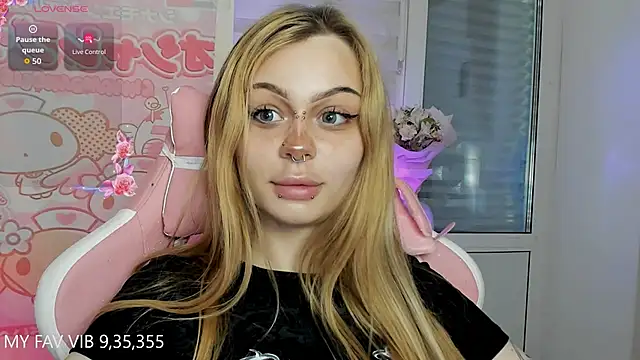 Snapshot of shy_melony chatting on 04/10/26, 05:06 shy melony online show from 04/10/26, 05:06