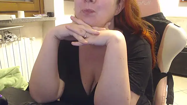 Snapshot of valerysexy chatting on 09/25/25, 09:51 valerysexy online show from 09/25/25, 09:51