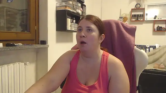 Snapshot of valerysexy chatting on 09/29/25, 10:47 valerysexy online show from 09/29/25, 10:47