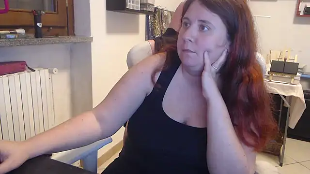 Snapshot of valerysexy chatting on 10/17/25, 10:01 valerysexy online show from 10/17/25, 10:01