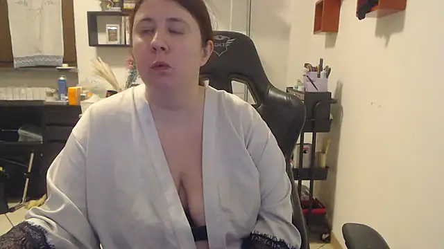 Snapshot of valerysexy chatting on 12/03/25, 10:08 valerysexy online show from 12/03/25, 10:08