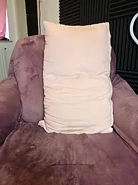 Snapshot of MilaCat0000 chatting on 09/12/25, 08:14 MilaCat0000 online show from 09/12/25, 08:14