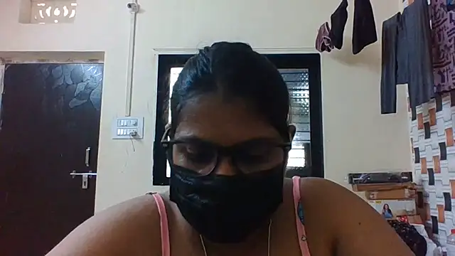 Hotmilfxox online show from 06/02/26, 08:38