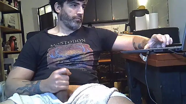 Snapshot of ozzypsico13 chatting on 07/20/26, 01:57 ozzypsico13 online show from 07/20/26, 01:57