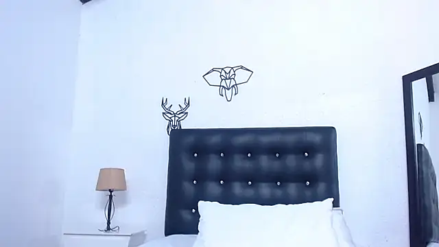 Skinny hottie18 online show from 12/10/24, 05:00