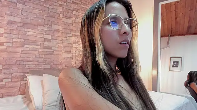 Skinny hottie18 online show from 12/11/24, 11:00