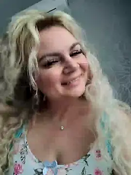 candy queeen online show from 02/28/25, 03:37