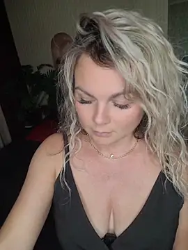 candy queeen online show from 06/18/26, 01:48