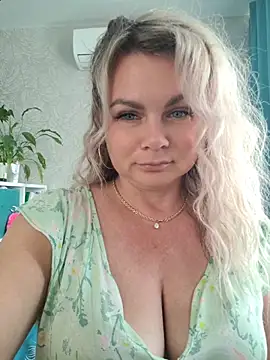 candy queeen online show from 06/22/26, 04:42