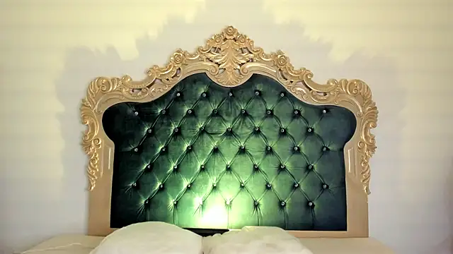 Ari sunshine  online show from 09/12/25, 10:32