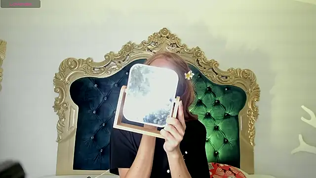 Ari sunshine  online show from 11/17/25, 04:07