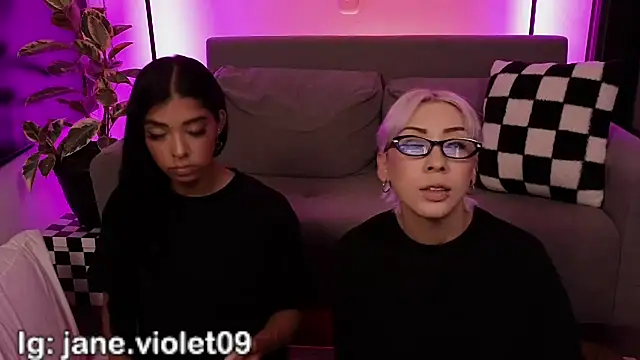 Snapshot of jane_hart_ chatting on 12/15/25, 12:59 jane hart online show from 12/15/25, 12:59