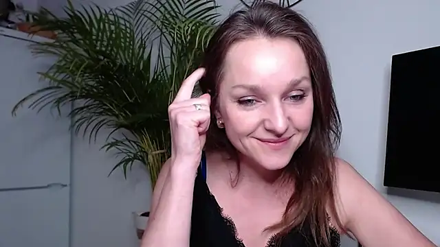 AliciaDesire online show from 02/19/25, 06:21