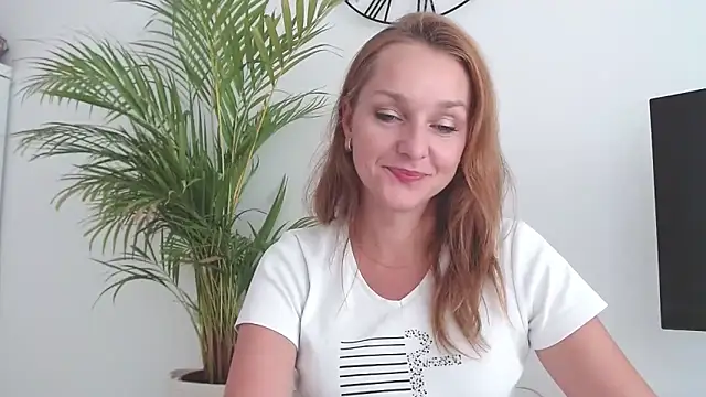 AliciaDesire online show from 10/20/25, 01:00