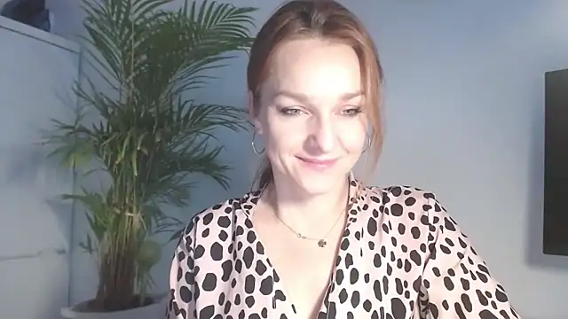 Snapshot of AliciaDesire chatting on 02/04/26, 07:03 AliciaDesire online show from 02/04/26, 07:03