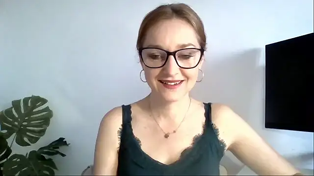 Snapshot of AliciaDesire chatting on 03/13/26, 06:53 AliciaDesire online show from 03/13/26, 06:53
