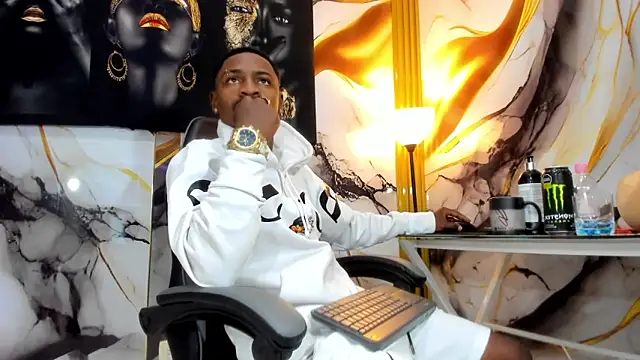 Snapshot of Thomas_shelbys chatting on 11/22/25, 03:49 Thomas shelbys online show from 11/22/25, 03:49