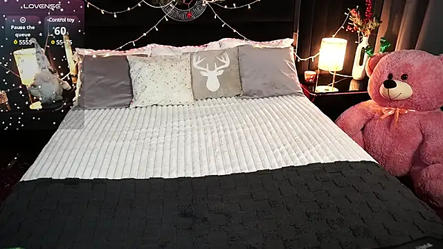 KitnissKiss online show from 01/04/25, 11:27