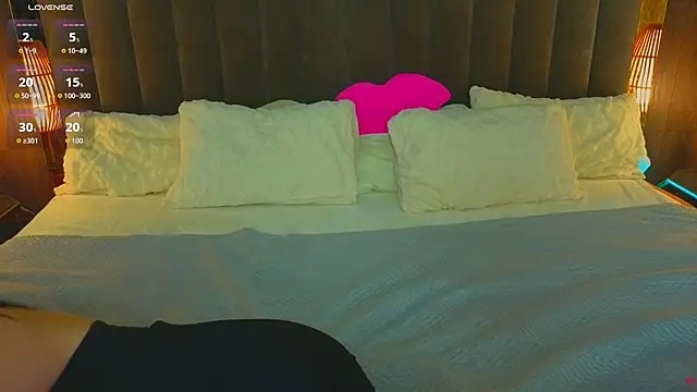 KitnissKiss online show from 07/12/26, 06:54