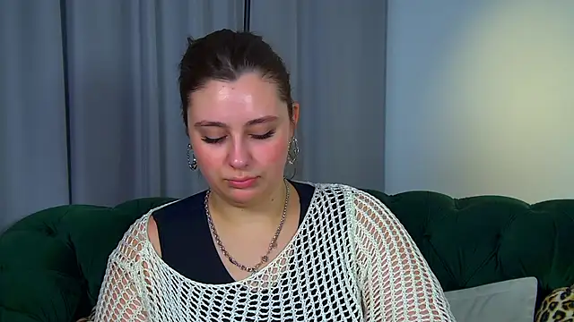 Snapshot of MaryMurray chatting on 11/21/25, 06:28 MaryMurray online show from 11/21/25, 06:28