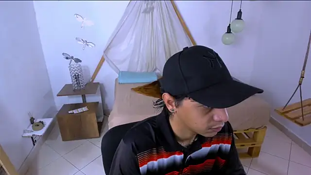 Snapshot of Brand_habes chatting on 09/23/25, 12:41 Brand habes online show from 09/23/25, 12:41