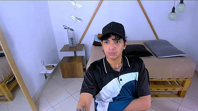 Snapshot of Brand_habes chatting on 10/03/25, 02:03 Brand habes online show from 10/03/25, 02:03