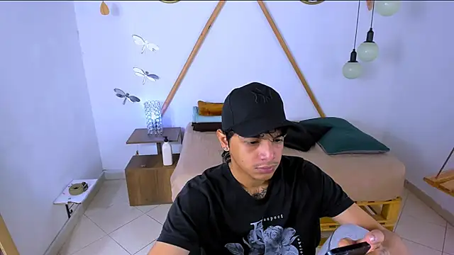 Snapshot of Brand_habes chatting on 10/04/25, 02:26 Brand habes online show from 10/04/25, 02:26