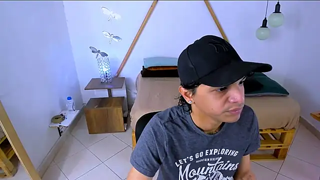 Snapshot of Brand_habes chatting on 10/06/25, 01:08 Brand habes online show from 10/06/25, 01:08