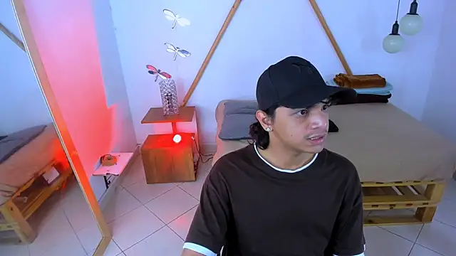 Snapshot of Brand_habes chatting on 10/26/25, 06:30 Brand habes online show from 10/26/25, 06:30