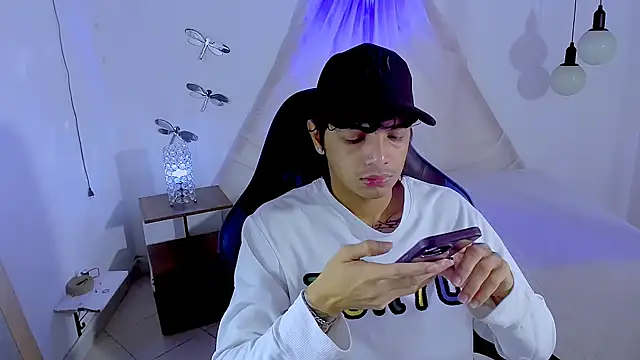 Snapshot of Brand_habes chatting on 11/07/25, 01:44 Brand habes online show from 11/07/25, 01:44