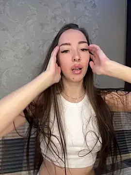 Snapshot of virginiaaaaa chatting on 11/21/25, 04:33 virginiaaaaa online show from 11/21/25, 04:33