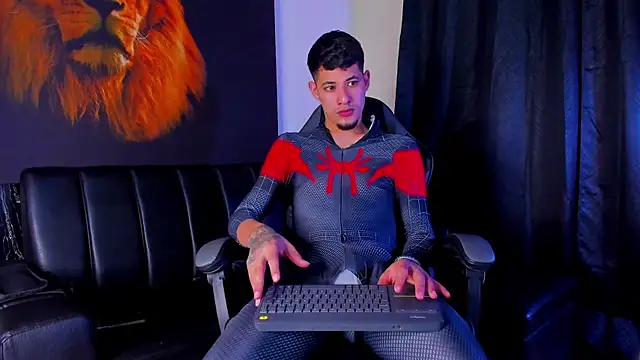 Snapshot of kyle_smithxx chatting on 10/29/25, 08:43 kyle smithxx online show from 10/29/25, 08:43