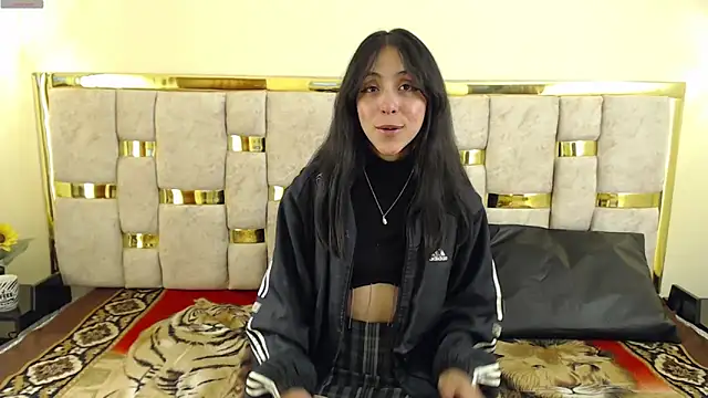 Snapshot of ling_ling24 chatting on 01/31/25, 02:58 ling ling24 online show from 01/31/25, 02:58