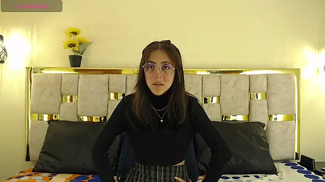 Snapshot of ling_ling24 chatting on 03/18/25, 03:20 ling ling24 online show from 03/18/25, 03:20