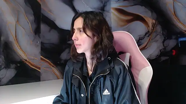 Snapshot of ling_ling24 chatting on 10/15/25, 03:06 ling ling24 online show from 10/15/25, 03:06