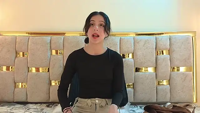 Snapshot of ling_ling24 chatting on 12/02/25, 03:23 ling ling24 online show from 12/02/25, 03:23