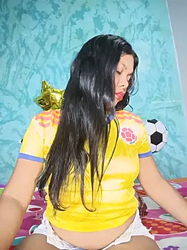 DIORA Latina online show from 06/19/26, 03:22