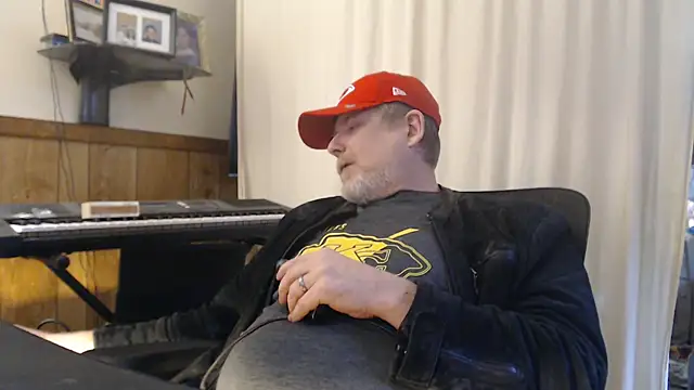 Snapshot of BrisonChase chatting on 02/24/25, 03:31 BrisonChase online show from 02/24/25, 03:31