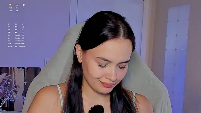 Snapshot of _Sweetie_ chatting on 10/11/25, 05:11 Sweetie online show from 10/11/25, 05:11